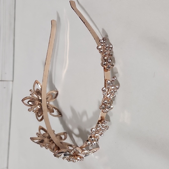 Sweet Claire Accessories Claires Rose Gold Rhinestone Flower Design